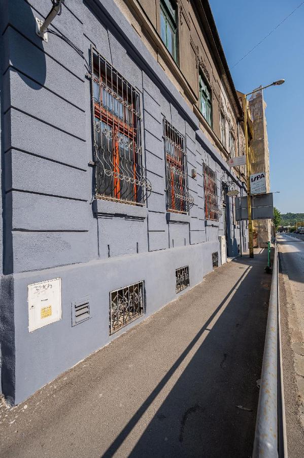Vintage Industrial City Apartments Кошице Екстер'єр фото